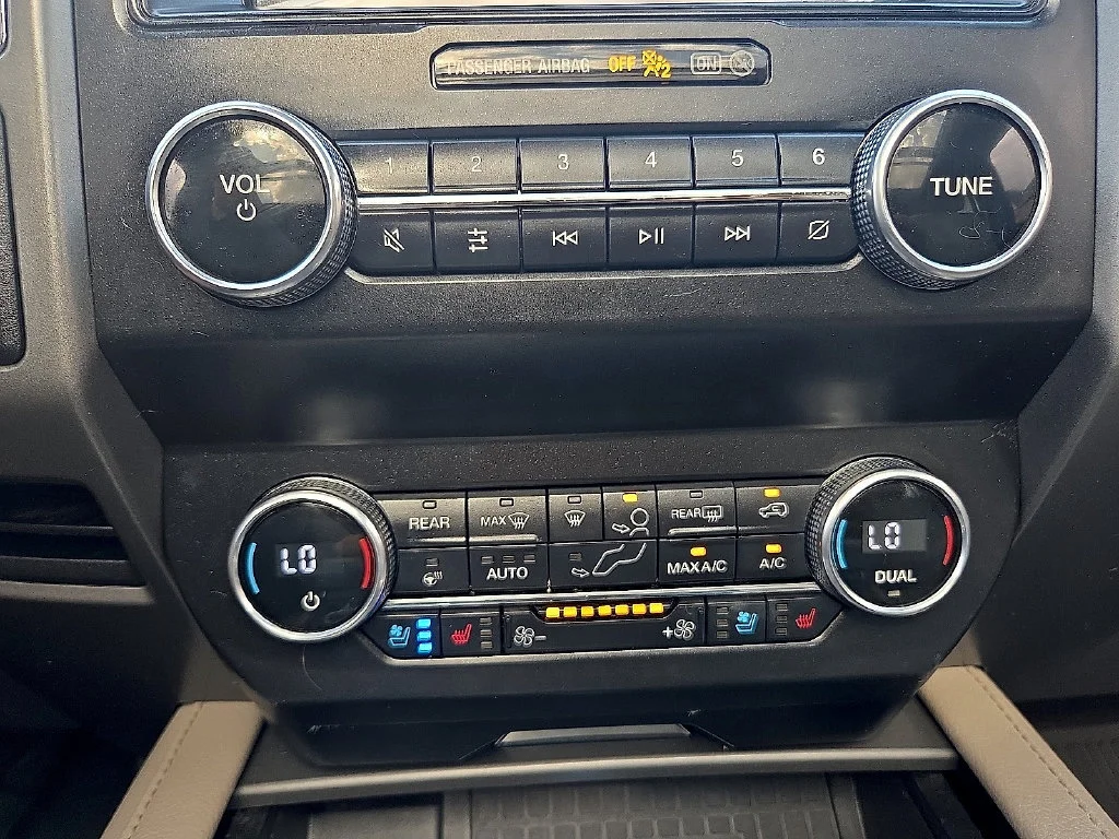 Used 2021 White Ford XLT image 19