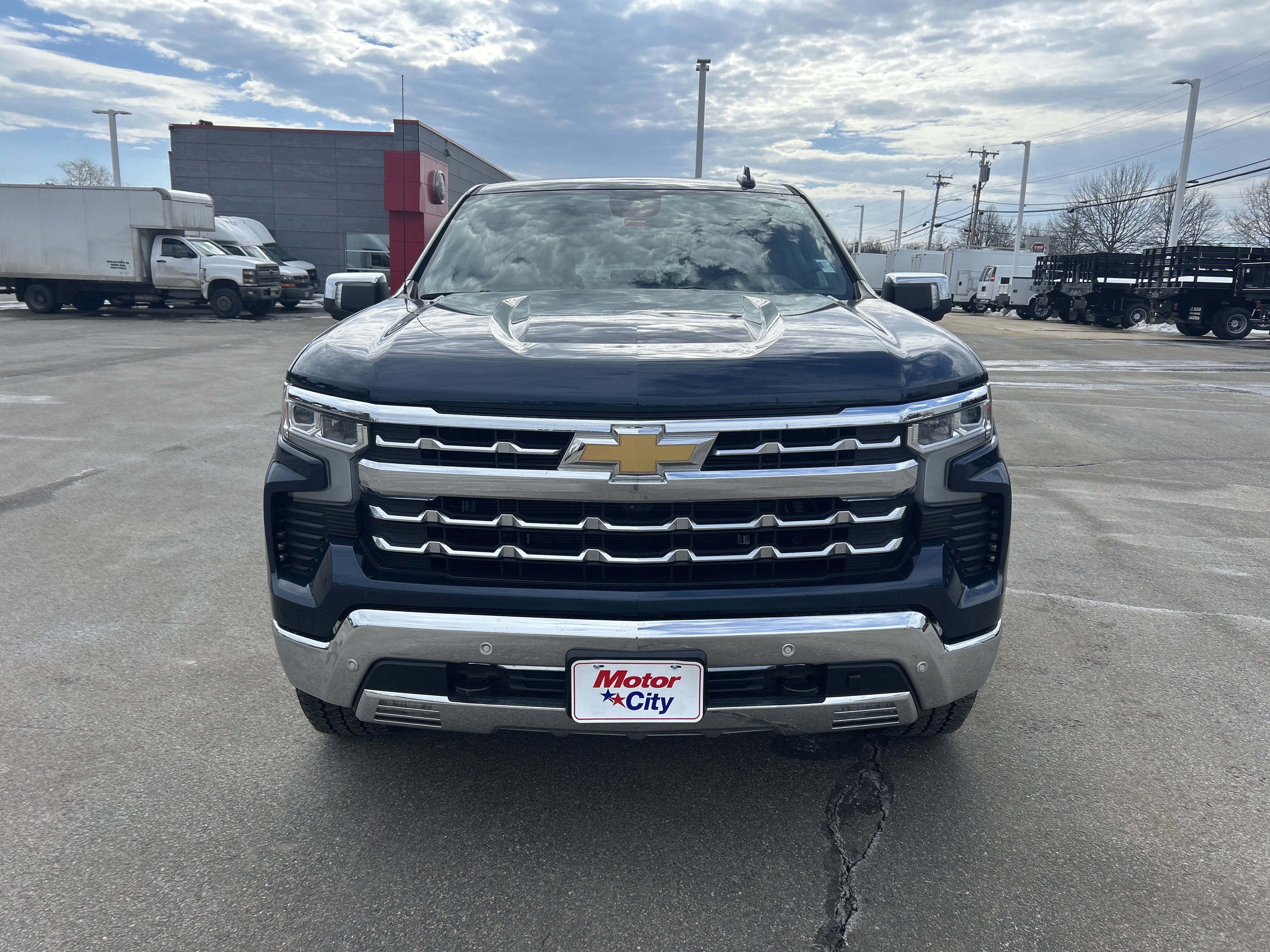 2023 Chevrolet Silverado 1500 LTZ - Photo 3