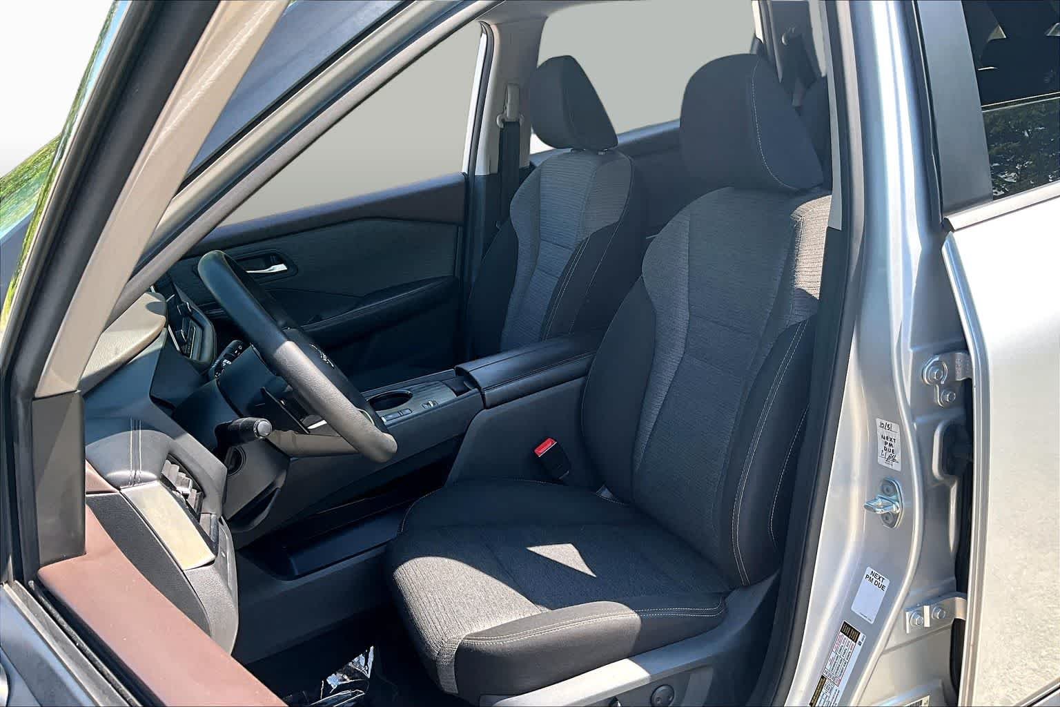 Used 2022 Brilliant Silver Metallic Nissan SV image 8