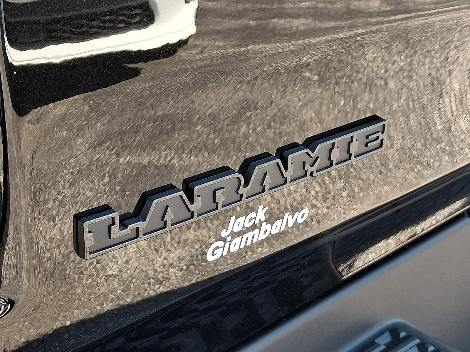 New 2026 Diamond Black Crystal Pearl-Coat Exterior Paint RAM Laramie image 24