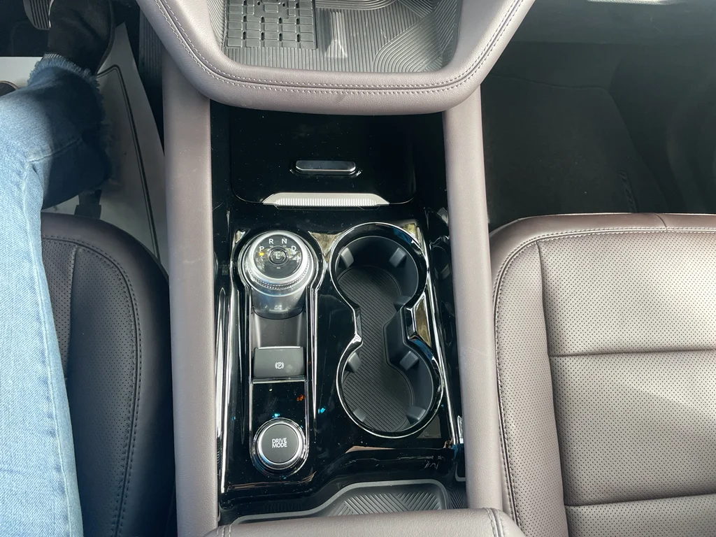 2025 Ford Explorer Platinum - Photo 31