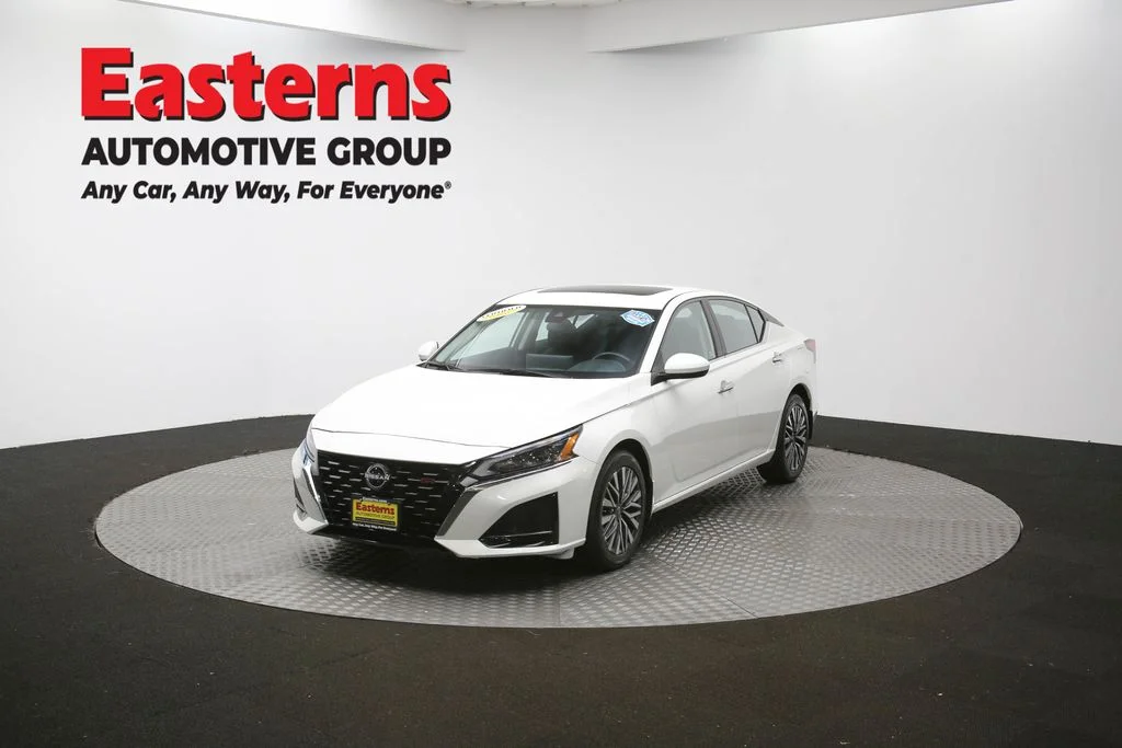 Used 2024 White Nissan 2.5 SV image 55