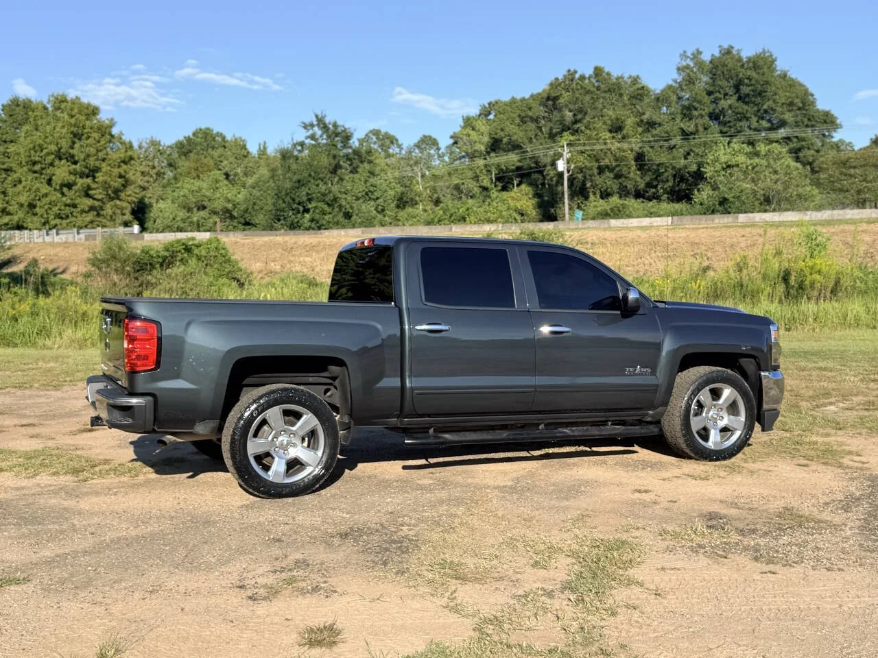 Used 2018 Charcoal Chevrolet LT 4x2 4dr Crew Cab 5.8 ft. SB image 5
