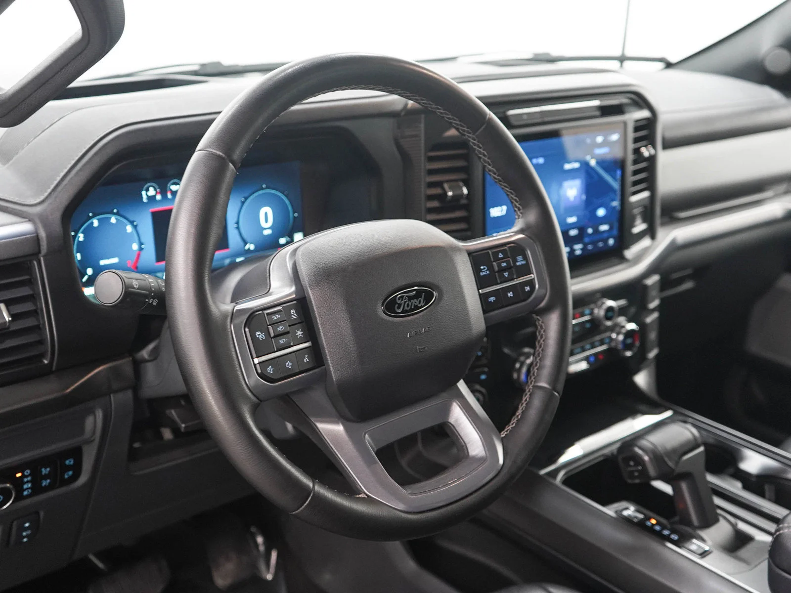 Used 2025 Atlas Blue Metallic Ford LARIAT image 19