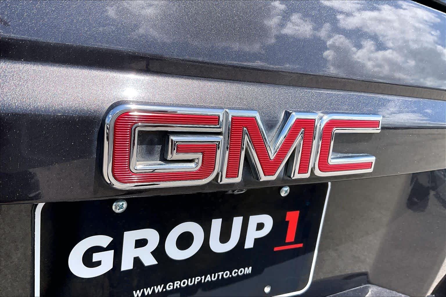 Used 2018 Iridium Metallic GMC SLT image 31