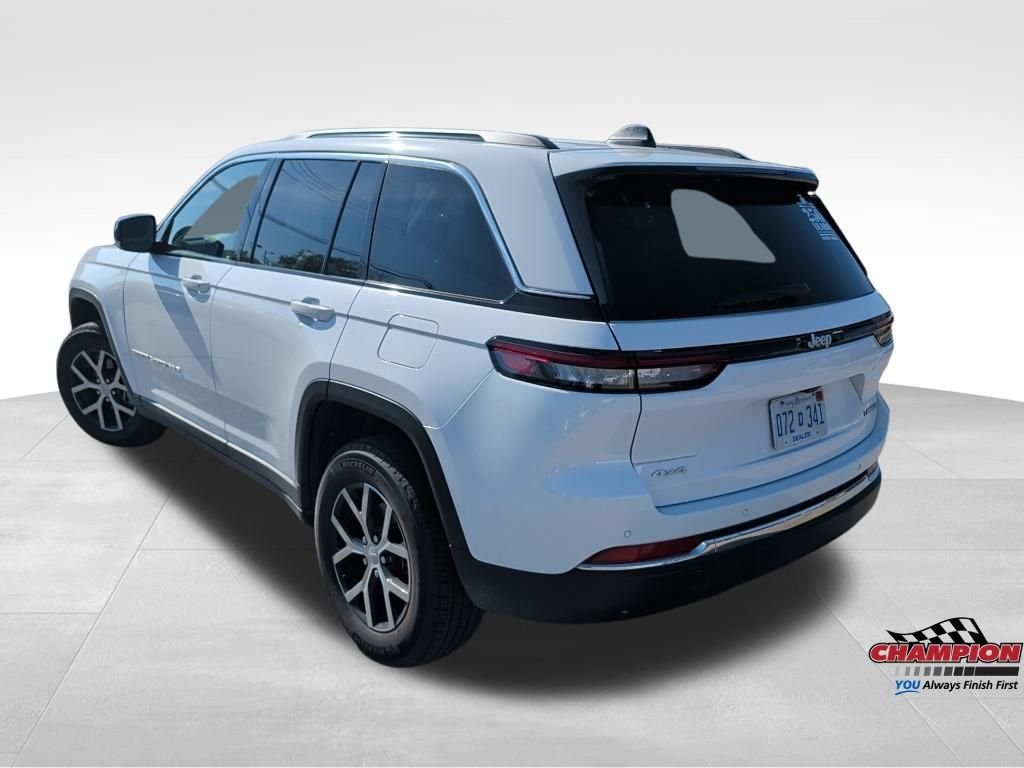Used 2025 White Jeep Limited image 3