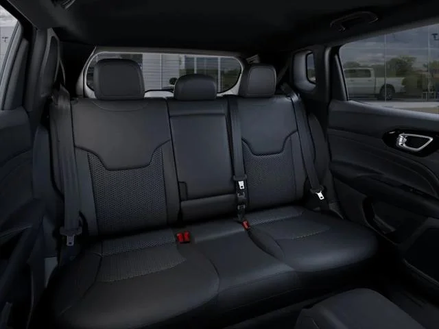 New 2026 Bright White Clear-Coat Exterior Paint Jeep Trailhawk image 15