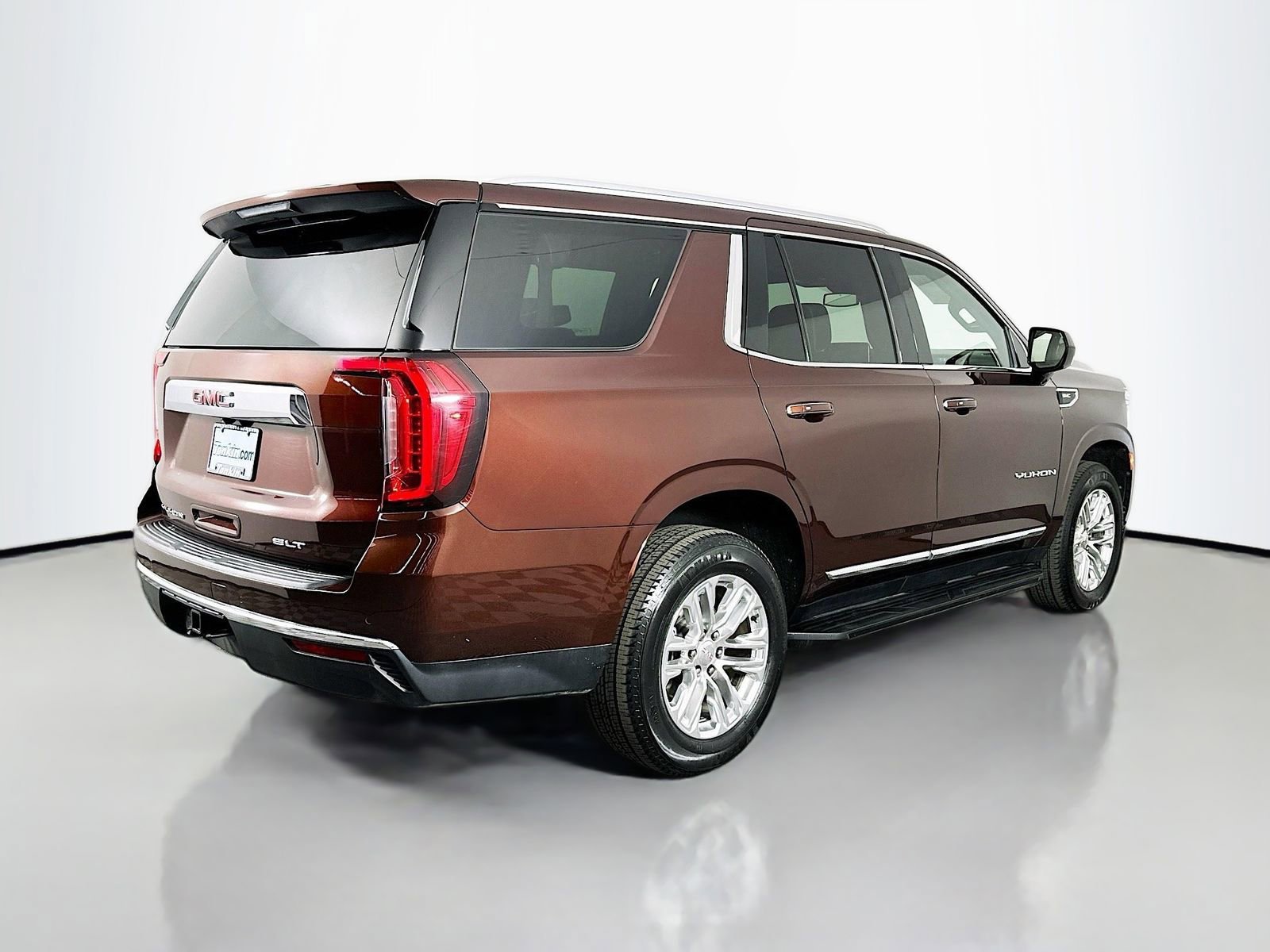 2023 GMC Yukon SLT - Photo 11