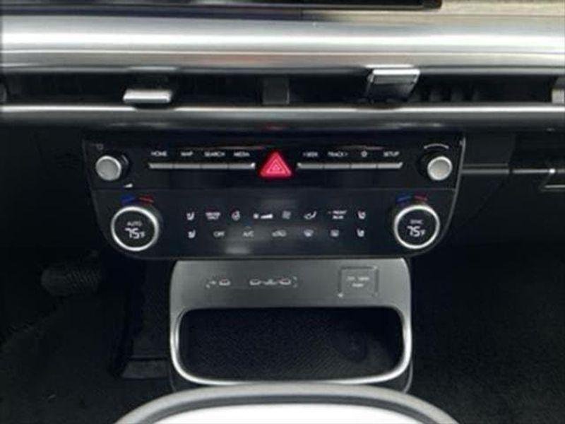 New 2026 Snow White Pearl Hyundai SEL image 33