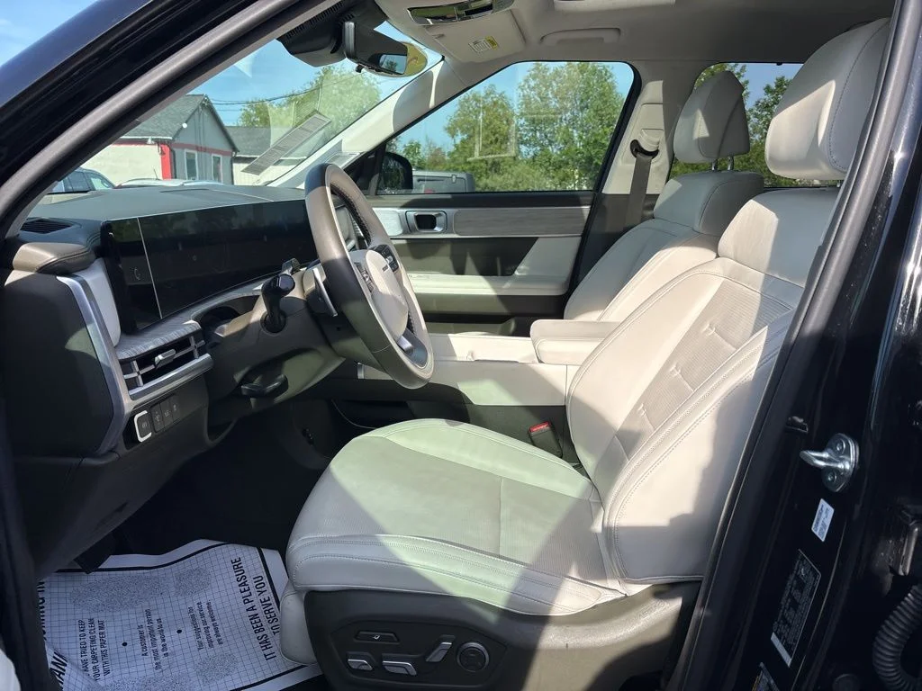 Used 2024 Black Hyundai Calligraphy image 11