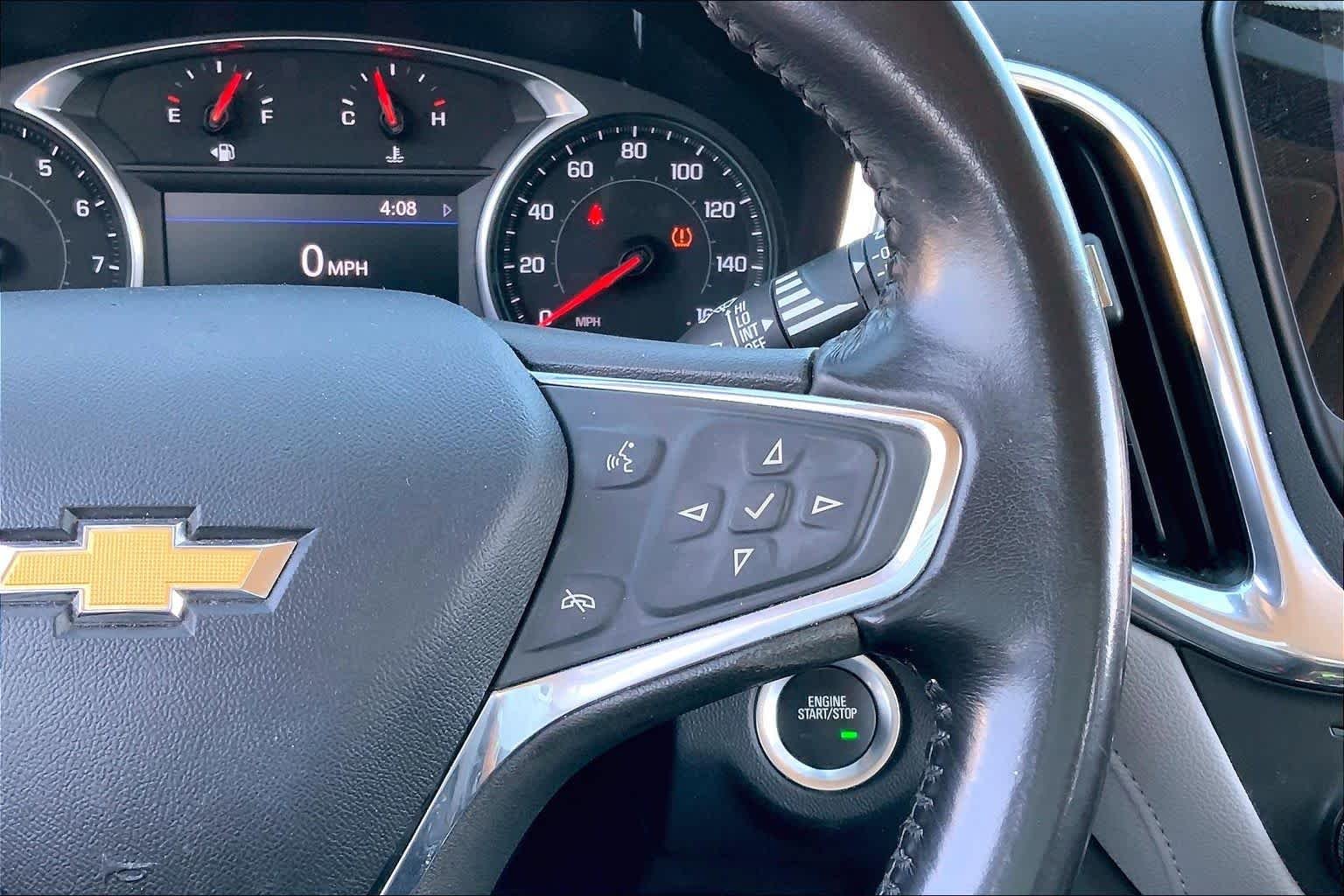 Used 2020 Iridescent Pearl Tricoat Chevrolet Premier image 24