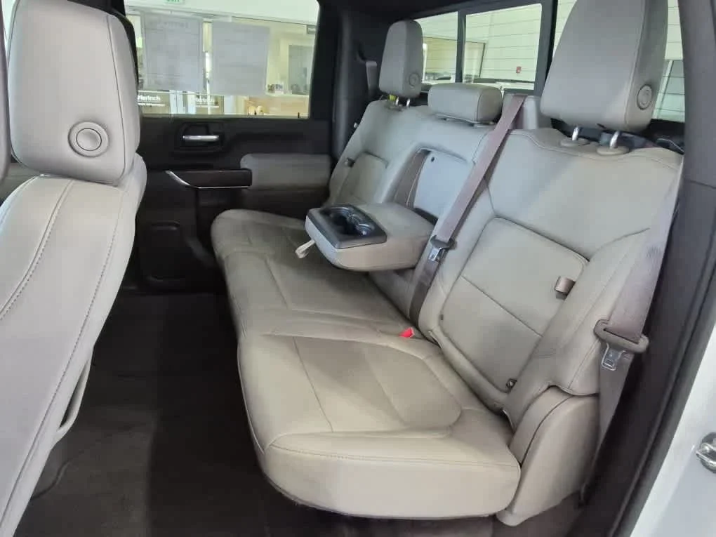 Used 2023 White Frost Tricoat GMC SLT image 7