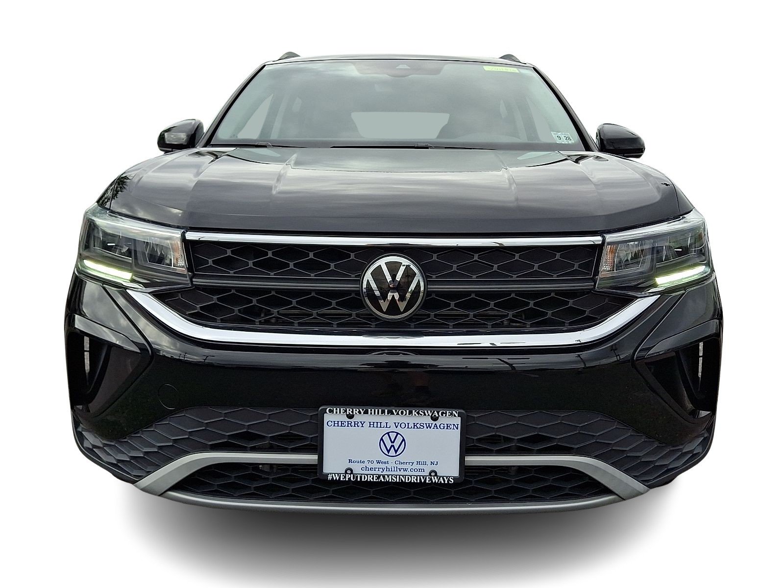 Used 2023 Deep Black Pearl   2T2t Volkswagen SE image 2