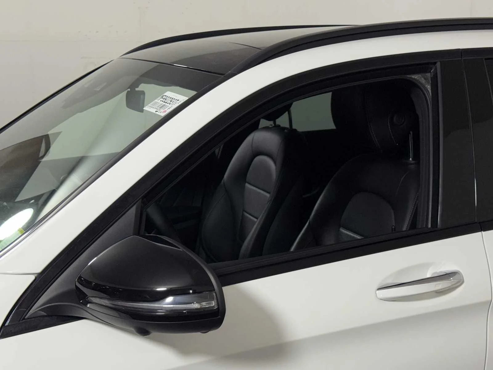 2021 Mercedes-Benz GLC GLC300 - Photo 29