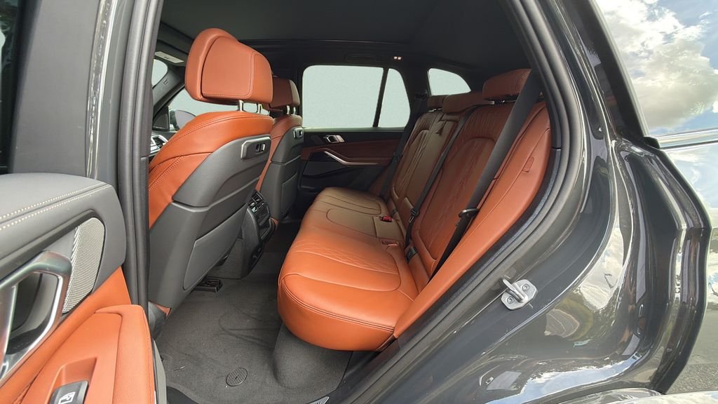 New 2026 Dravit Grey Metallic BMW xDrive40i image 17