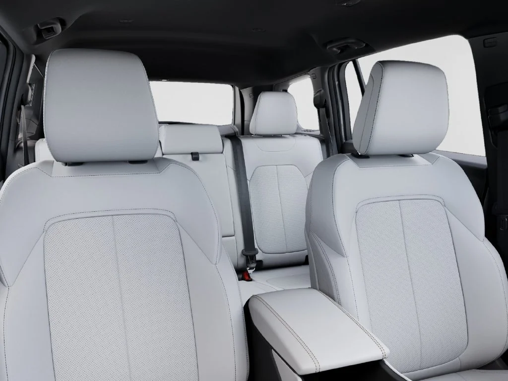 New 2027 Bright White Clear-Coat Paint Jeep Limited image 26
