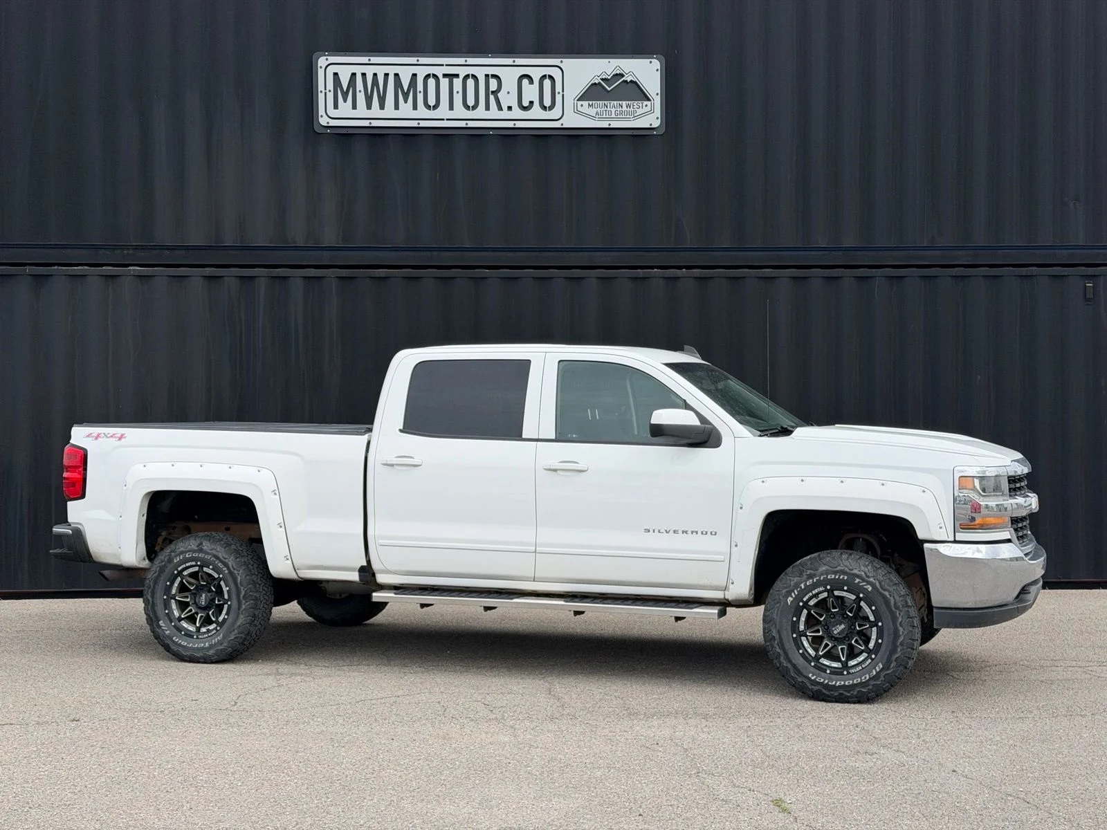 Used 2017 White Chevrolet LT image 1