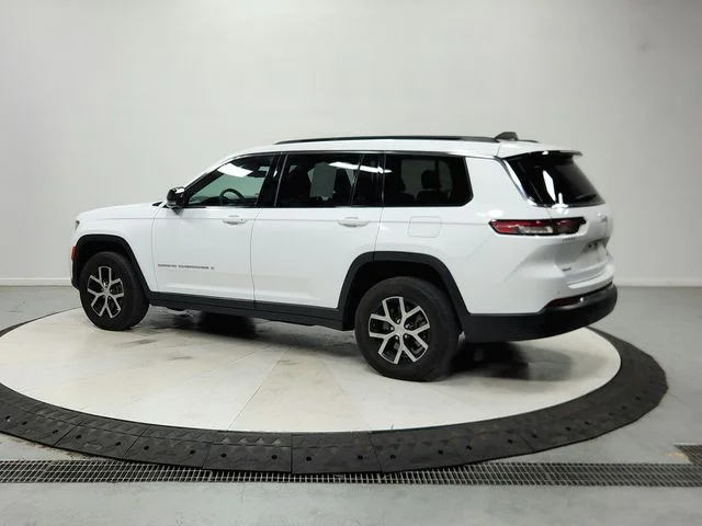 Used 2024 White Jeep Limited image 6