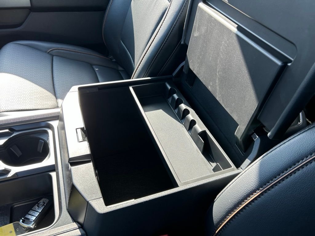 New 2026 Oxford White Ford Lariat image 33