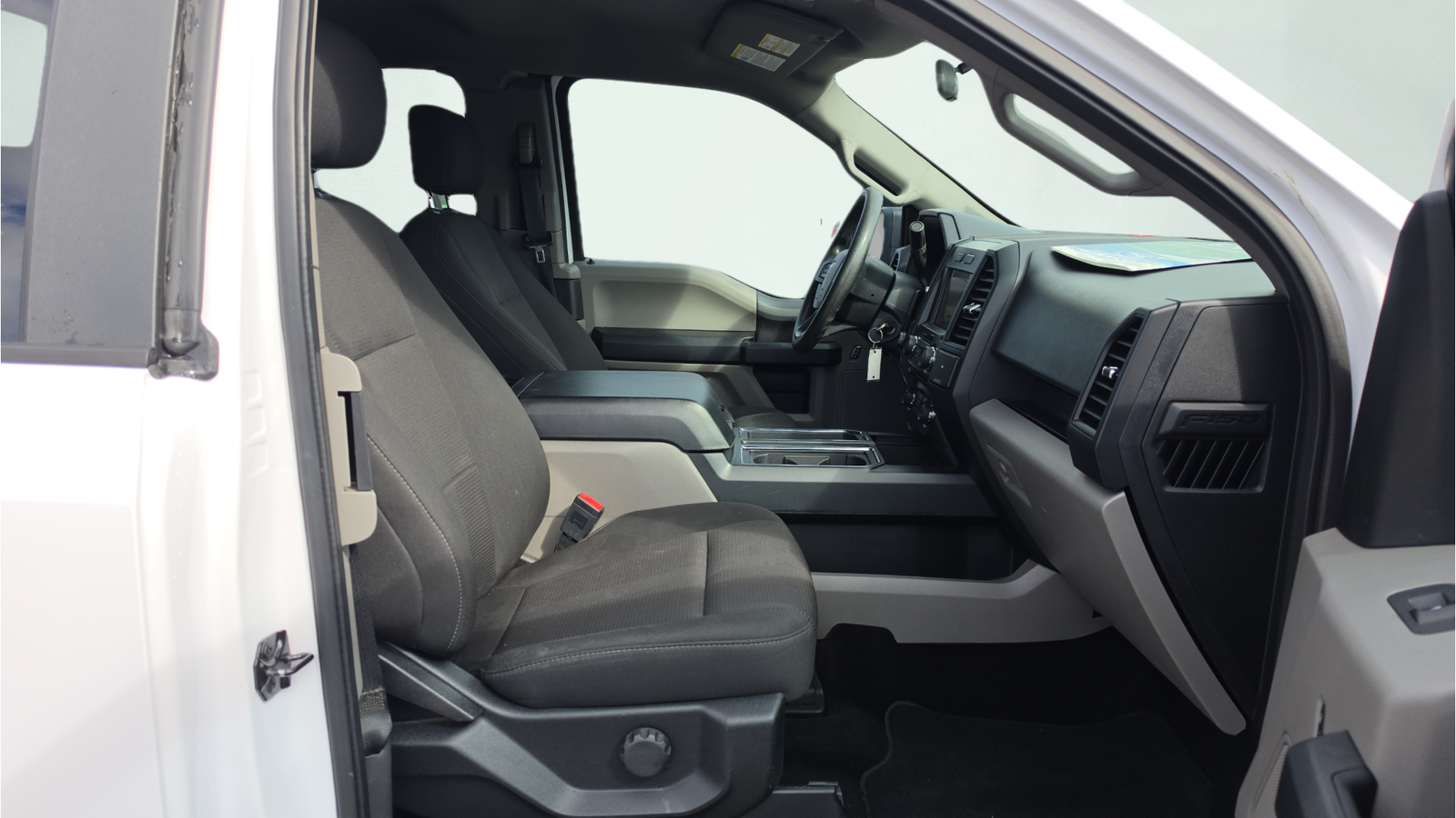Used 2018 Oxford White Ford XL image 22