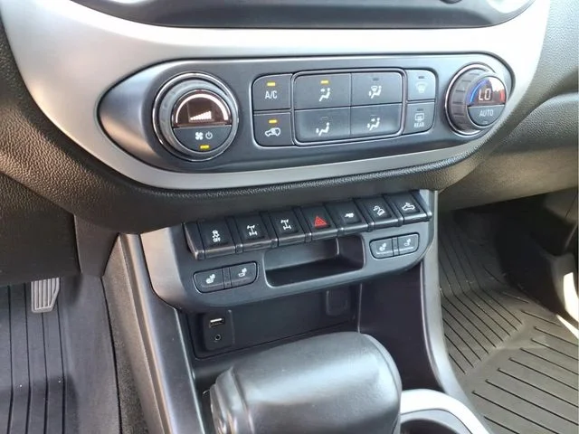 Used 2018 White Chevrolet ZR2 image 23