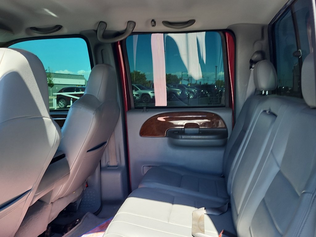 Used 2004 Red Ford  image 13