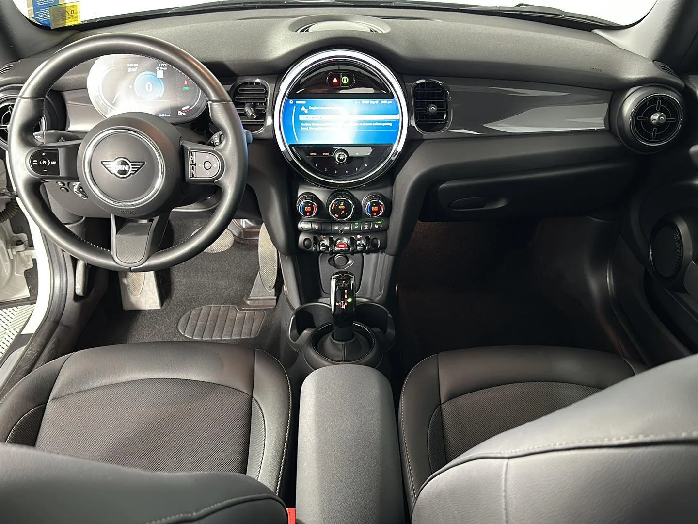 Used 2022 White Silver Metallic MINI Oxford Edition image 2