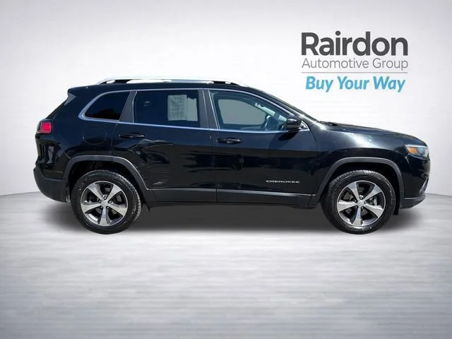 Used 2019 Diamond Black Crystal Pearlcoat Jeep Limited image 8