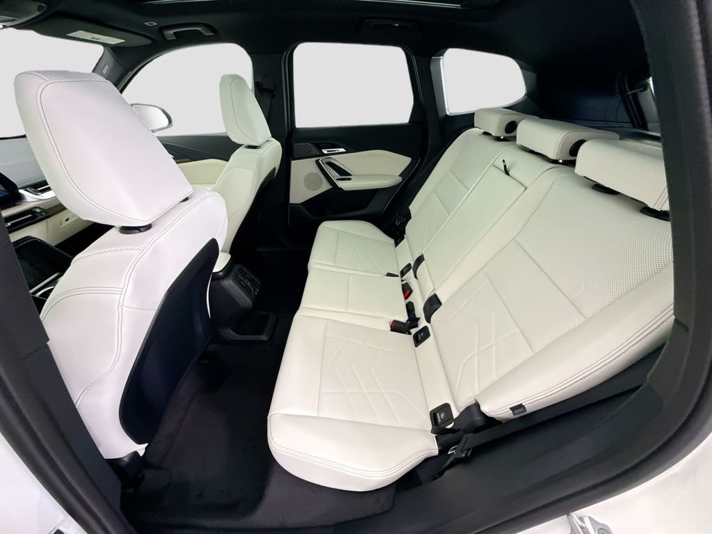 New 2026 Alpine White BMW xDrive28i image 19