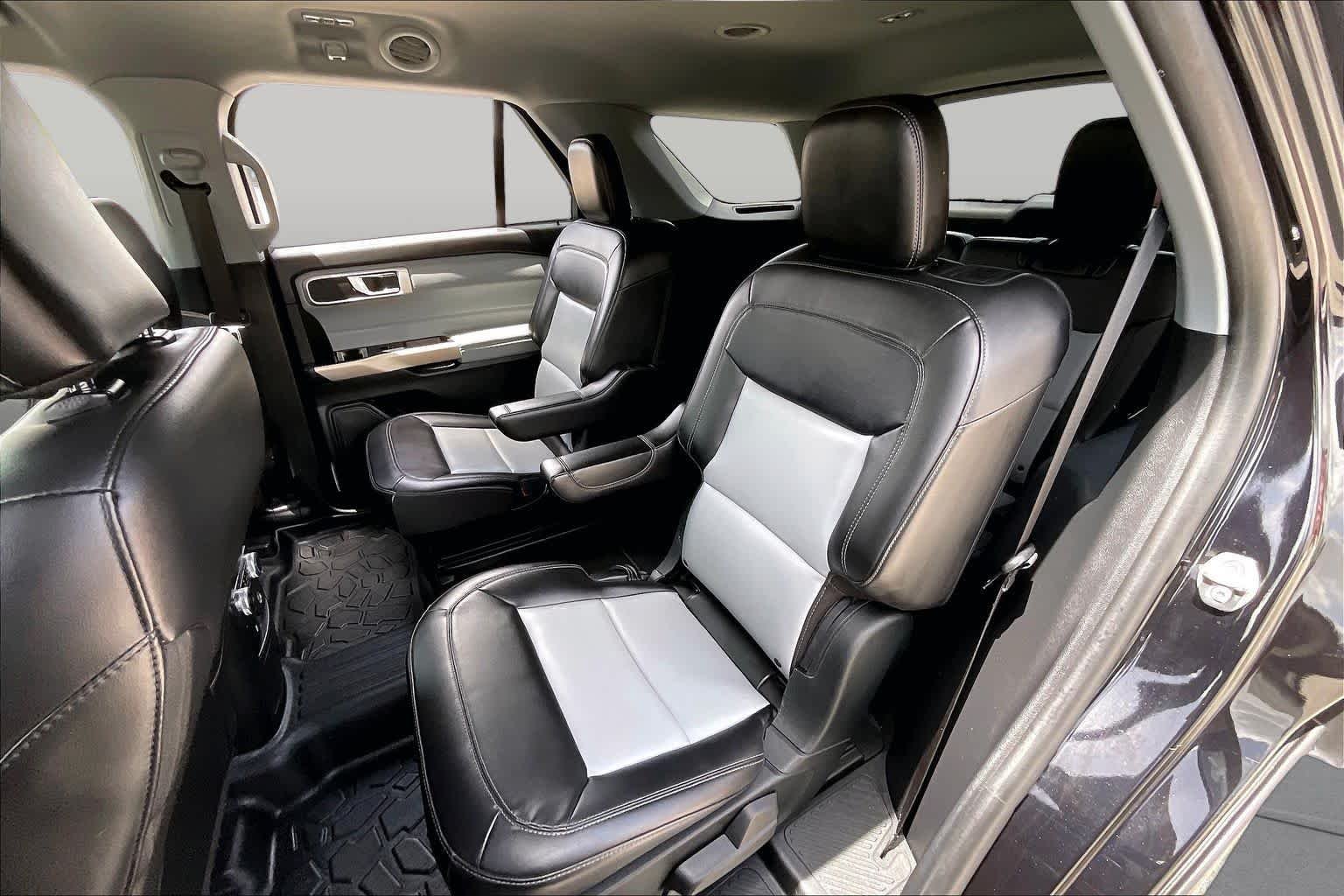 Used 2023 Agate Black Metallic Ford XLT image 18