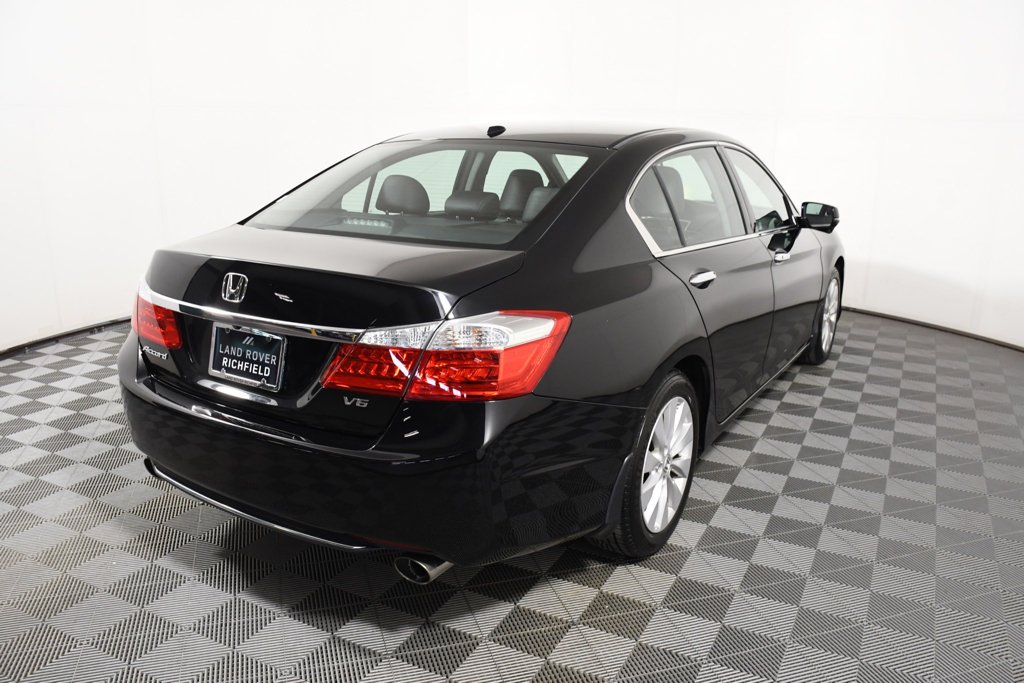 Used 2015 Crystal Black Pearl Honda EX-L image 7