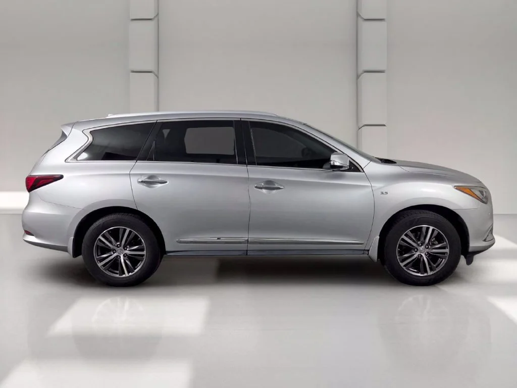 Used 2019 Liquid Platinum INFINITI LUXE image 4