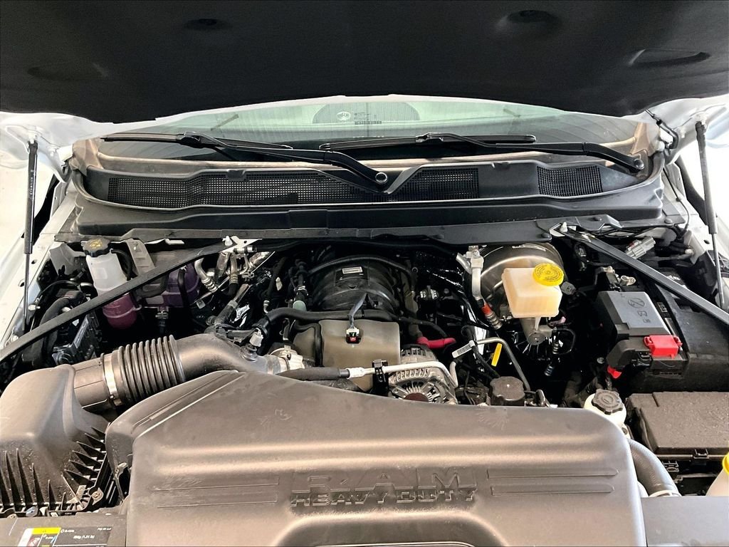 New 2026 Bright White Clear-Coat Exterior Paint RAM Tradesman image 16