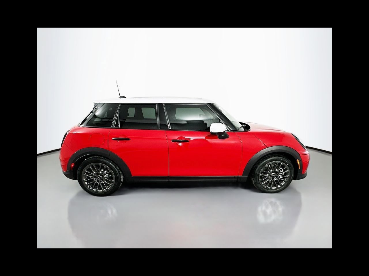 New 2026 Chili Red II MINI ICONIC image 4