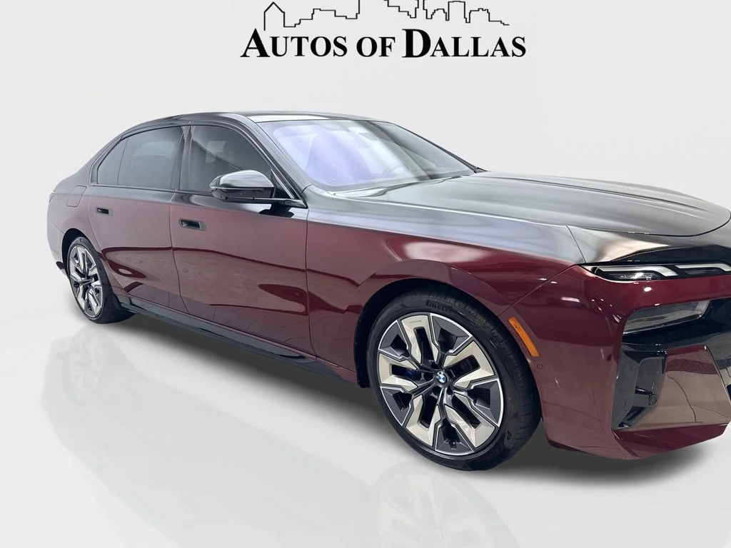 Used 2023 Red BMW xDrive60 image 13