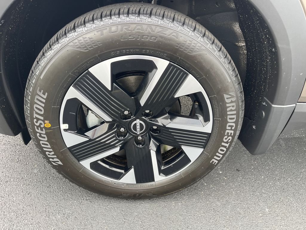 New 2026 Canyon Bronze Metallic Nissan SV image 10