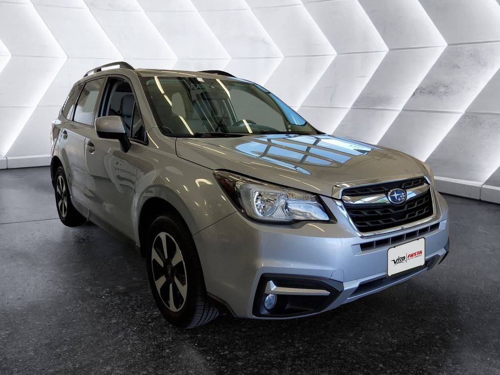 Used 2018 Silver Subaru 2.5i Premium image 1