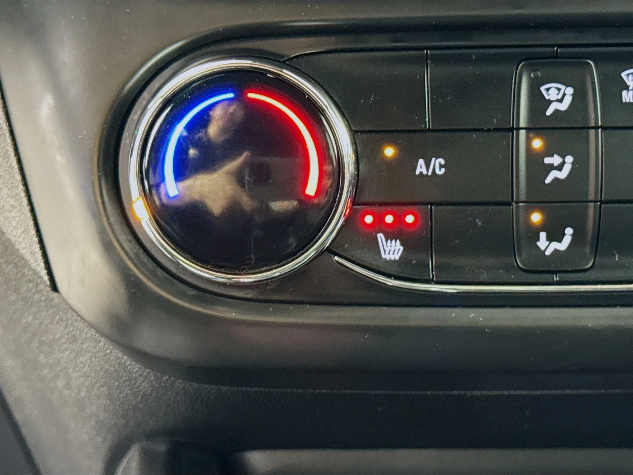 Used 2023 Summit White Chevrolet ACTIV image 22