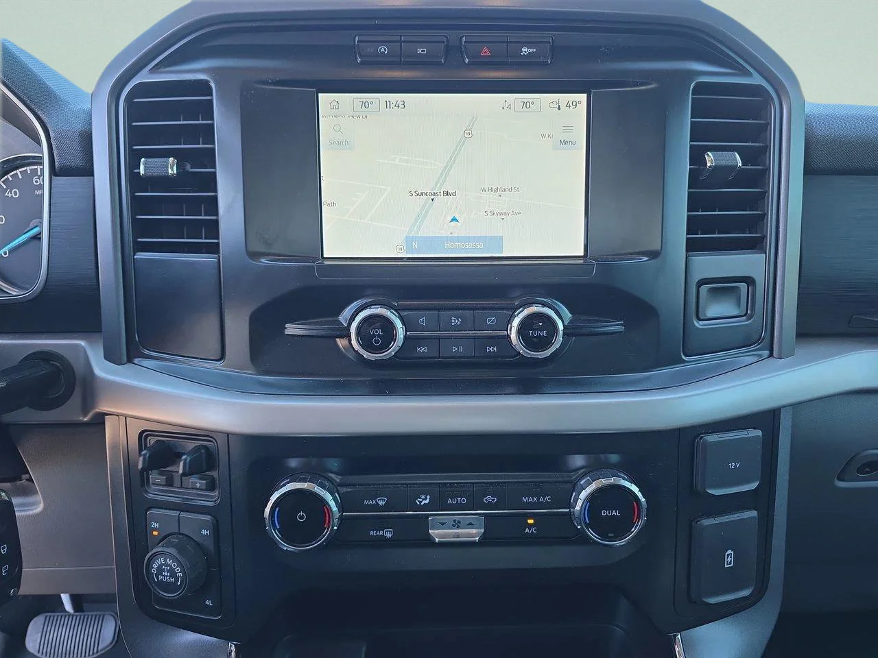 Used 2023 Agate Black Metallic Ford XLT image 30