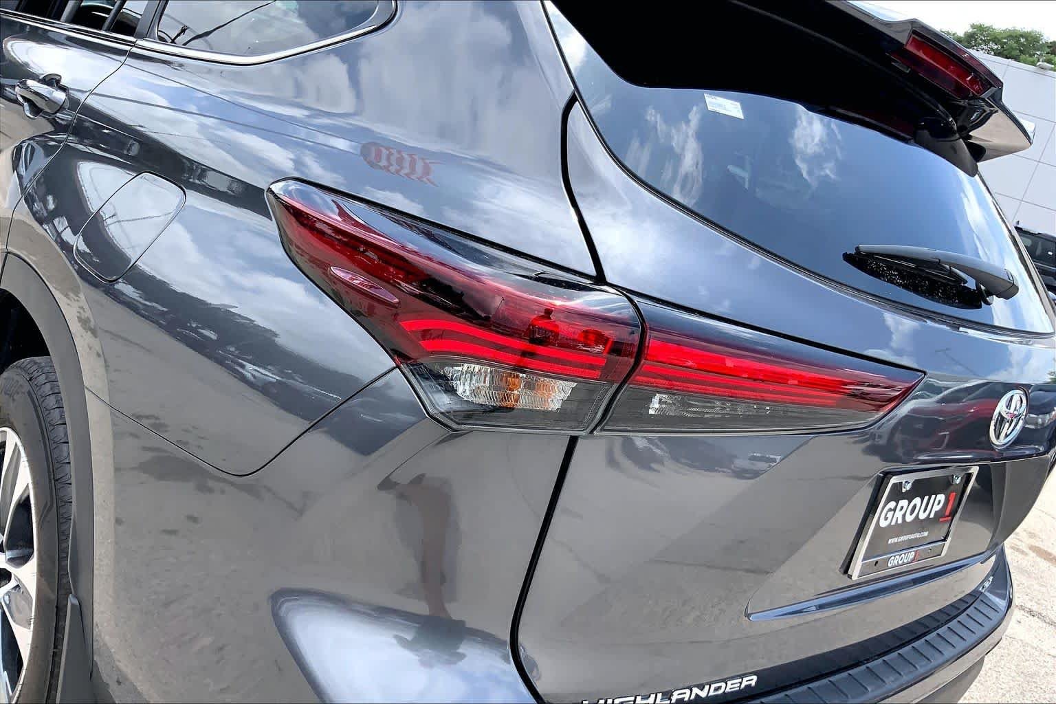 2025 Toyota Highlander XLE - Photo 29