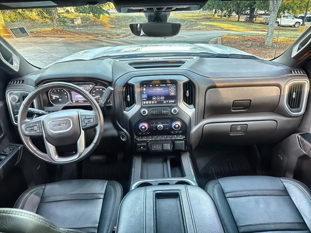 Used 2019 WHITE FROST TRICOAT GMC Denali image 17