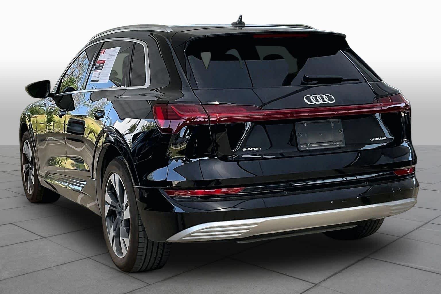 Used 2022 Brilliant Black Audi Premium Plus image 11