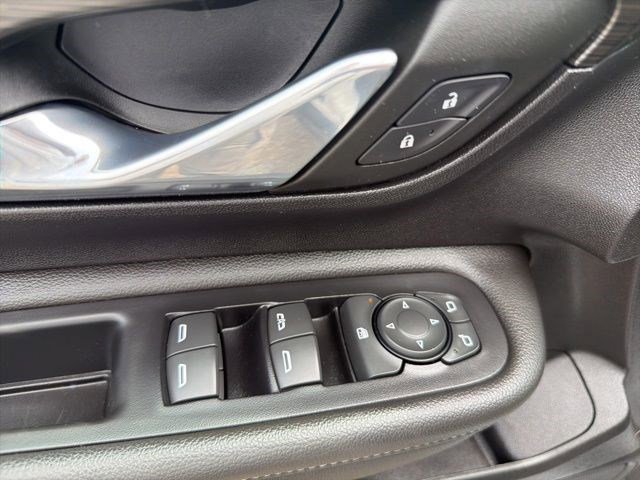 Used 2023 Summit White GMC SLE image 10