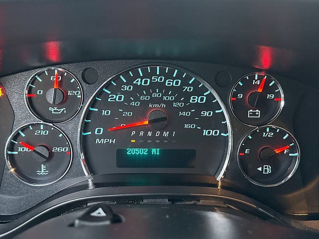 Used 2025 Summit White GMC Work Van image 23