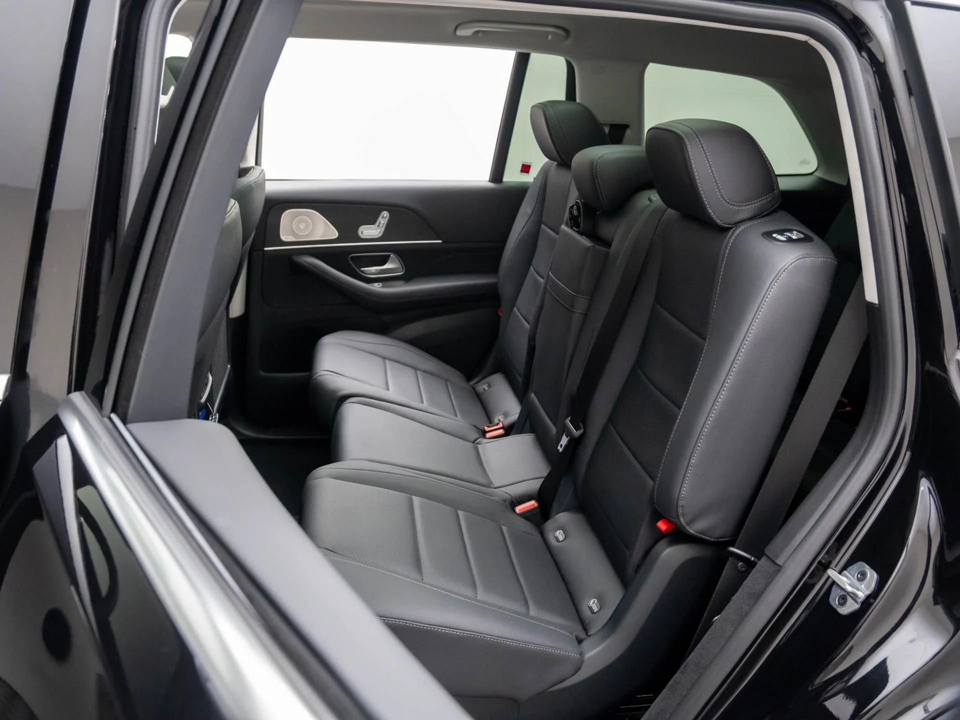 New 2026 Black Mercedes-Benz GLS 450 image 18