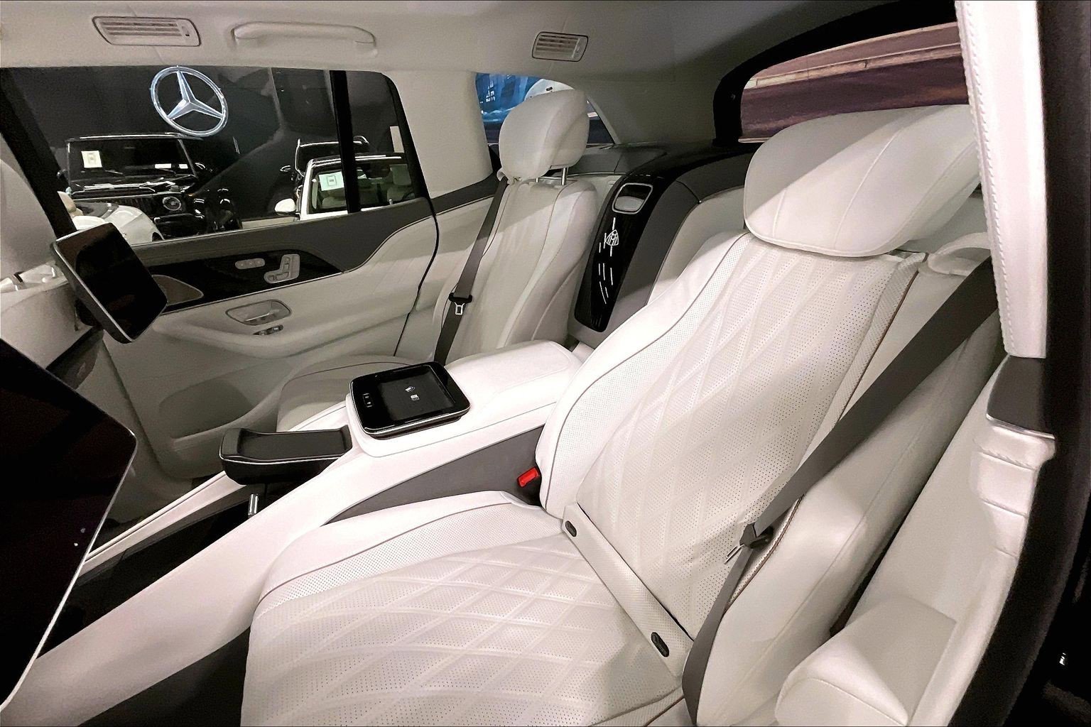 New 2026 Obsidian Black Mercedes-Benz Maybach GLS 600 image 23