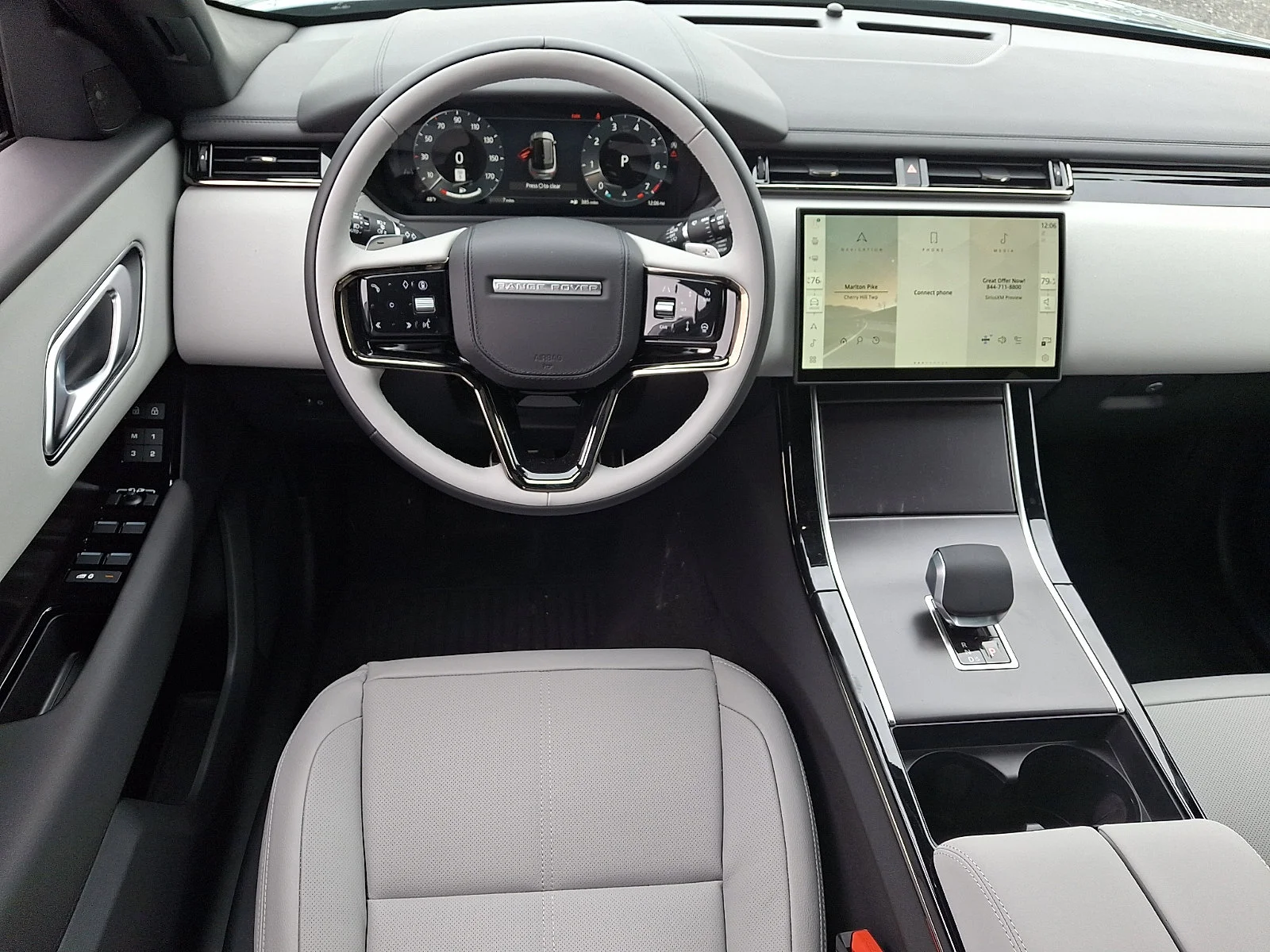 New 2026 Giola Green Land Rover Dynamic SE image 6