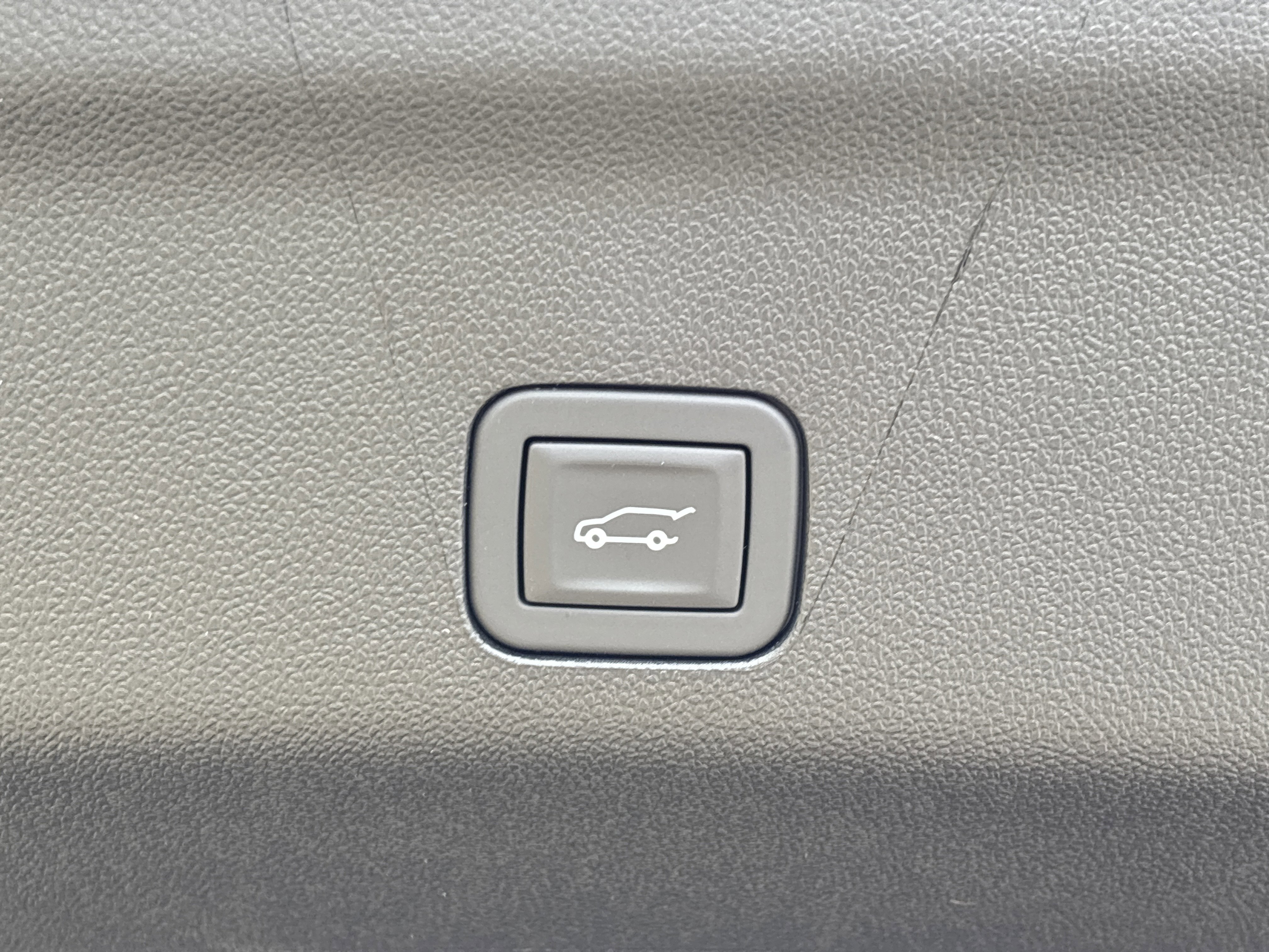 2026 Chevrolet Tahoe Premier - Photo 8