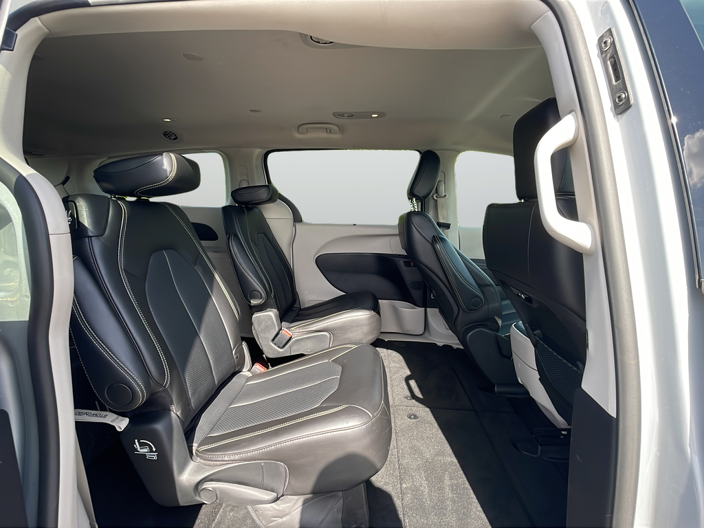 Used 2024 Silver Chrysler Touring L image 25