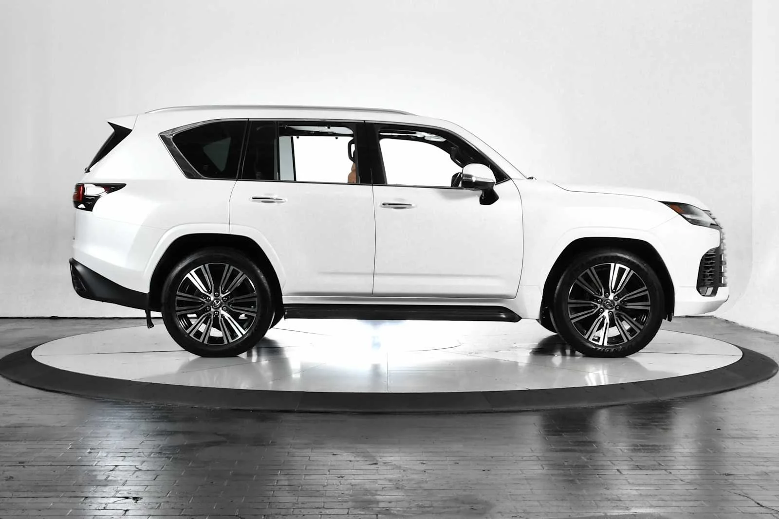 Certified Used 2026 SONIC QUARTZ Lexus Luxury image 8